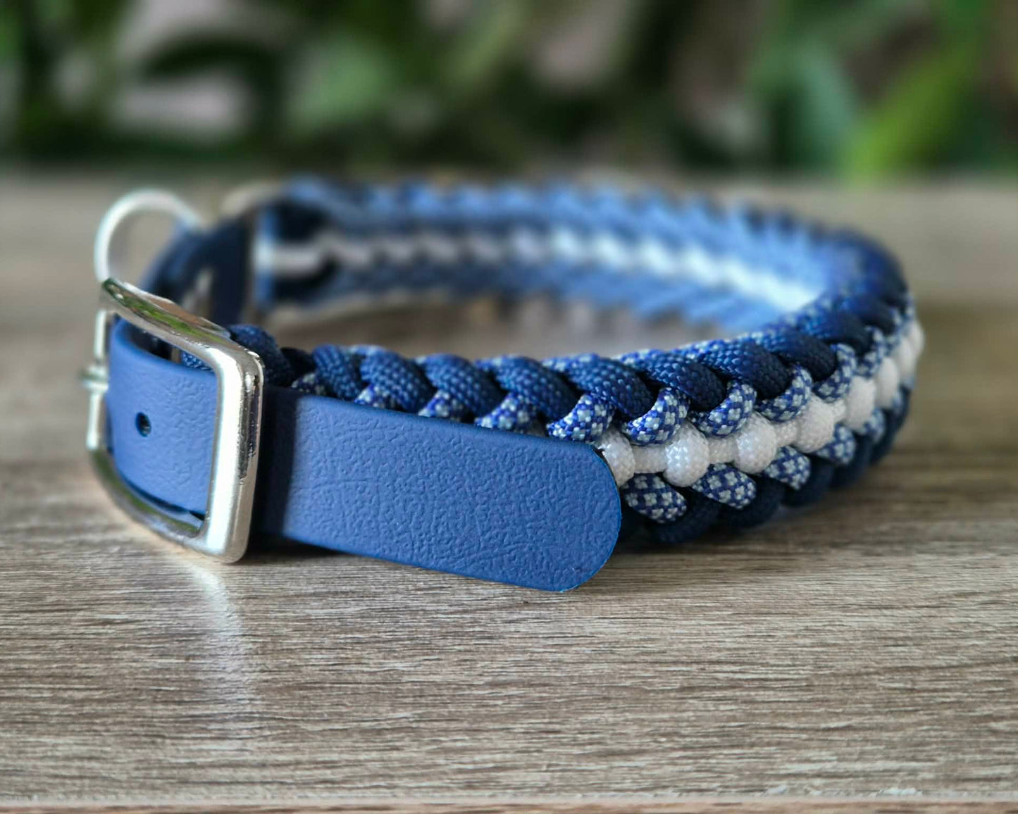 Collier pour chien en paracorde / Résistant et Personnalisable